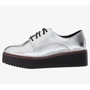 Madden Girl Written Loafer 8.5 Women silver metallic black platform Lace Up